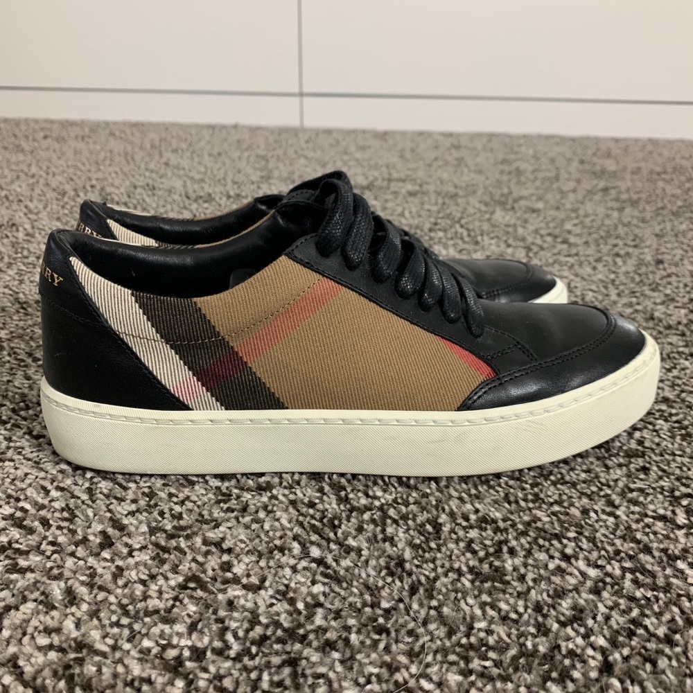 Burberry Sneakers - Picture 2 of 4